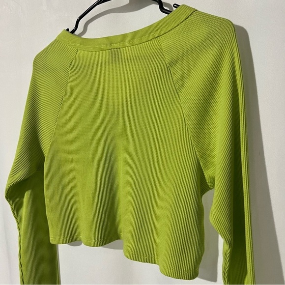 Wild Fable Long Sleeve V-Neck Crop Waffle Knit Lime Green Shirt Women’s Size XS - Picture 2 of 5